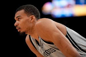 奥尼尔：两年后文班将与约基奇平起平坐 成为联盟最佳内线