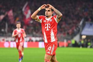 斯内德、范博梅尔谈迪亚斯：教科书级的足球，不懂利物浦为何放他