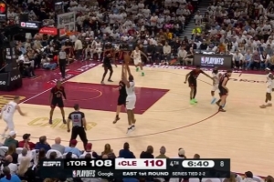 这谁敢想啊！莫布里个人连中三记三分球帮助骑士领先