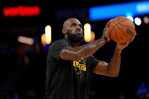 詹姆斯：我们制造了一些好的投篮机会 但是没投进