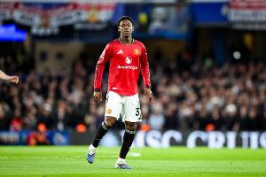 记者：当初若放走梅努无异于自毁之举，他已成曼联中场的重建核心