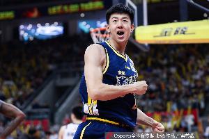 相当高效！王少杰5投全中贡献10分 抢4个前场板&填满数据栏
