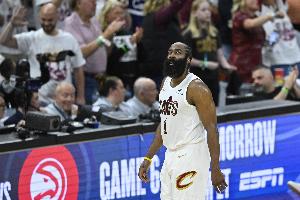 篮板60-33！哈登：必须拼抢每一个篮板 在进攻端要不断冲击