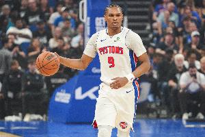 迪恩·韦德：奥萨尔可能拥有NBA最顶尖天赋 他手速快&横移也极佳